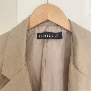 Welcome To The Jungle Blazer Beige